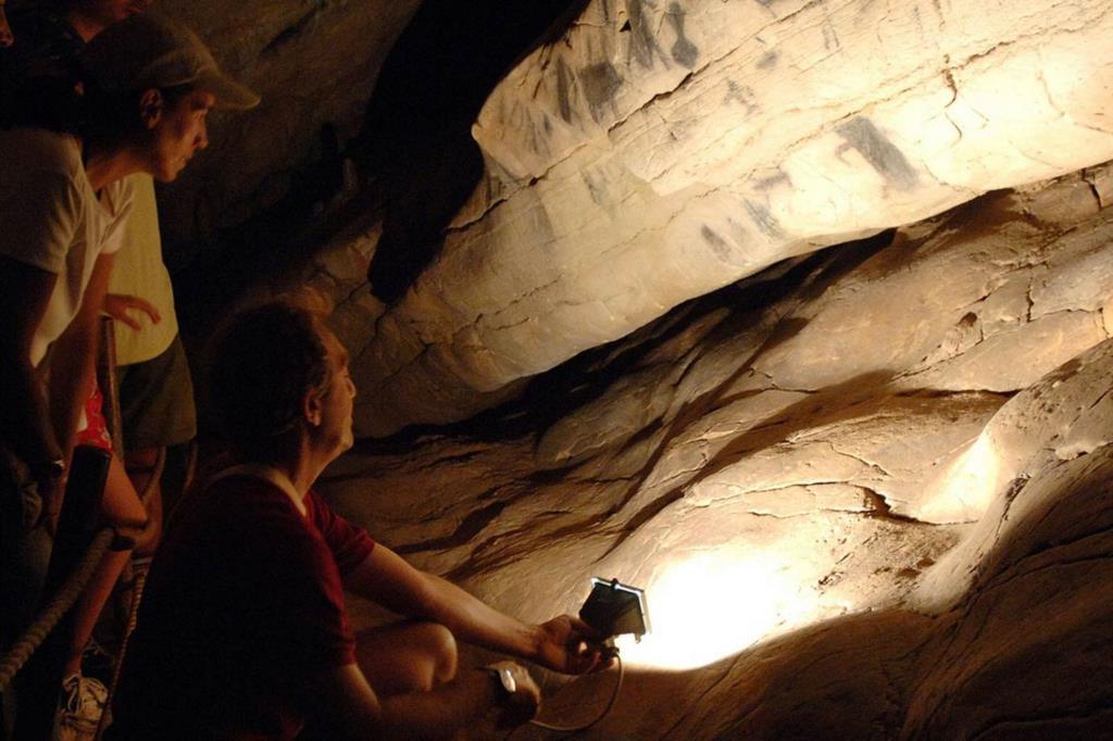 Visita alla Grotta del Genovese